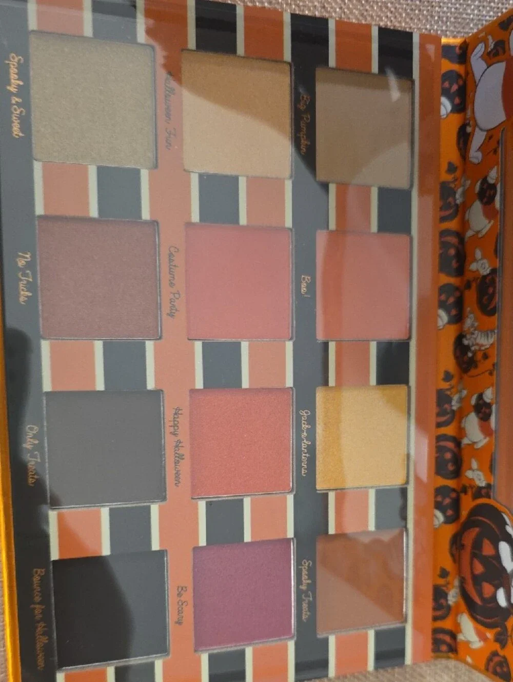 Disney Winnie The Pooy Eyeshadow Palette